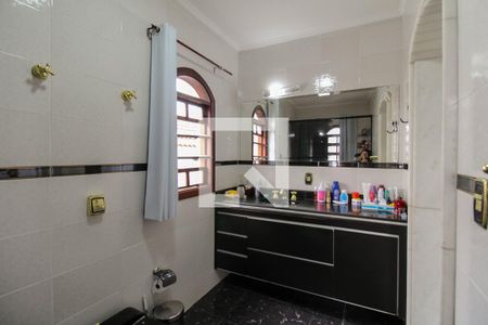 Casa à venda com 200m², 3 quartos e 2 vagasBanheiro da Suíte 2