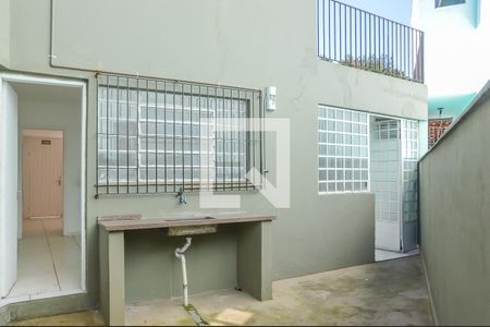 Casa à venda com 197m², 2 quartos e 7 vagas Casa à venda com 197m², 2 quartos e 7 vagasÁrea de Serviço