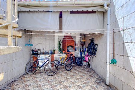 Casa à venda com 114m², 3 quartos e 2 vagasÁrea externa