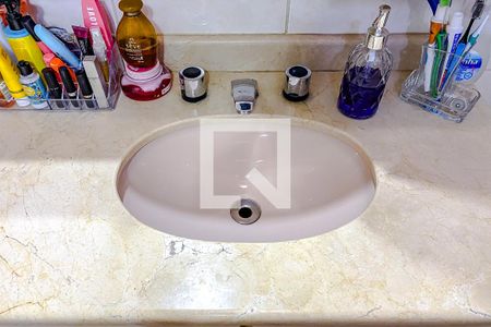 Casa à venda com 114m², 3 quartos e 2 vagasBanheiro