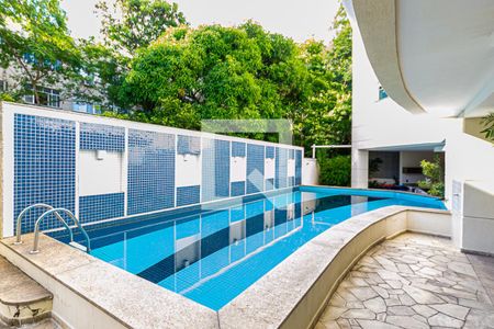 Apartamento à venda com 216m², 3 quartos e 2 vagas Apartamento à venda com 216m², 3 quartos e 2 vagasÁrea comum