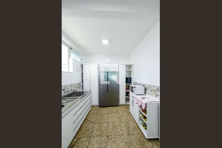 Casa à venda com 462m², 5 quartos e 2 vagas Casa à venda com 462m², 5 quartos e 2 vagasCozinha