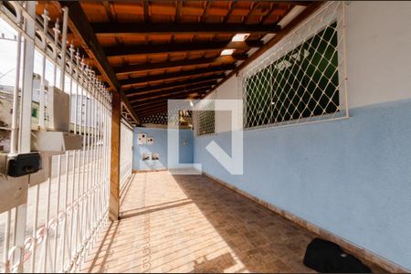 Casa à venda com 462m², 5 quartos e 2 vagas Casa à venda com 462m², 5 quartos e 2 vagasÁrea