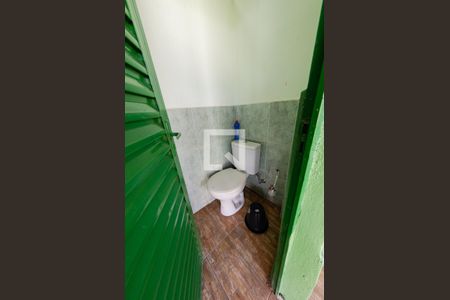 Casa à venda com 462m², 5 quartos e 2 vagas Casa à venda com 462m², 5 quartos e 2 vagasBanheiro de serviço