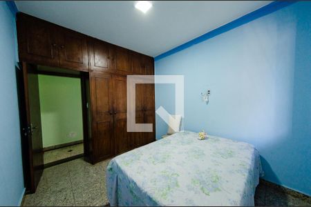 Casa à venda com 462m², 5 quartos e 2 vagas Casa à venda com 462m², 5 quartos e 2 vagasQuarto 2