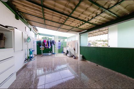 Casa à venda com 462m², 5 quartos e 2 vagas Casa à venda com 462m², 5 quartos e 2 vagasÁrea de serviço