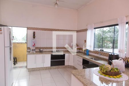 Casa à venda com 410m², 5 quartos e 2 vagas Casa à venda com 410m², 5 quartos e 2 vagasCozinha