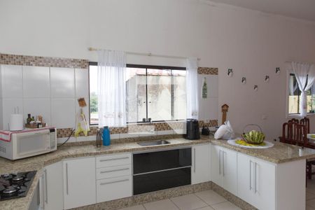 Casa à venda com 410m², 5 quartos e 2 vagas Casa à venda com 410m², 5 quartos e 2 vagasCozinha