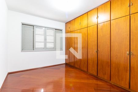 Casa à venda com 161m², 3 quartos e 2 vagas Casa à venda com 161m², 3 quartos e 2 vagasQuarto 3
