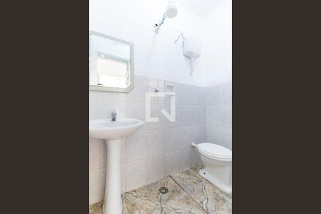 Casa à venda com 161m², 3 quartos e 2 vagas Casa à venda com 161m², 3 quartos e 2 vagasBanheiro de Serviço