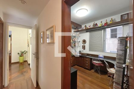 Apartamento à venda com 130m², 4 quartos e 2 vagasCorredor