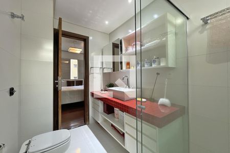 Apartamento à venda com 130m², 4 quartos e 2 vagasBanheiro da Suíte