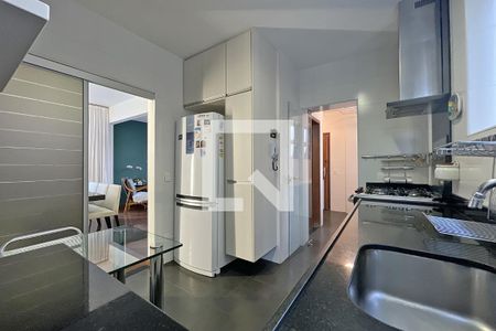 Apartamento à venda com 130m², 4 quartos e 2 vagasCozinha