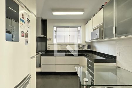 Apartamento à venda com 130m², 4 quartos e 2 vagasCozinha