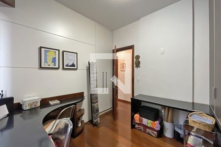 Apartamento à venda com 130m², 4 quartos e 2 vagasQuarto 4