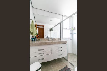 Apartamento à venda com 147m², 4 quartos e 2 vagas Apartamento à venda com 147m², 4 quartos e 2 vagasBanheiro Social