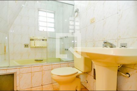 Casa à venda com 230m², 4 quartos e 2 vagasBanheiro