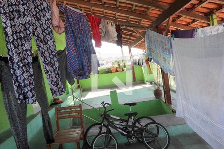 Casa à venda com 187m², 8 quartos e 2 vagas Casa à venda com 187m², 8 quartos e 2 vagasVaranda