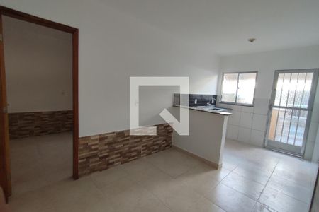 Sala de casa para alugar com 1 quarto, 45m² em Taquara, Rio de Janeiro