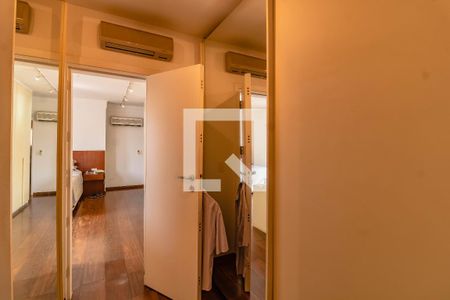 Apartamento à venda com 463m², 3 quartos e 4 vagas Apartamento à venda com 463m², 3 quartos e 4 vagasBanheiro da Suíte 3