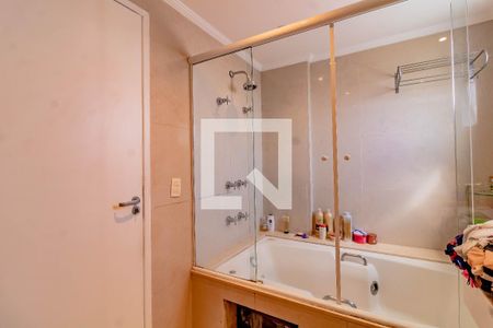Apartamento à venda com 463m², 3 quartos e 4 vagas Apartamento à venda com 463m², 3 quartos e 4 vagasBanheiro da Suíte 3