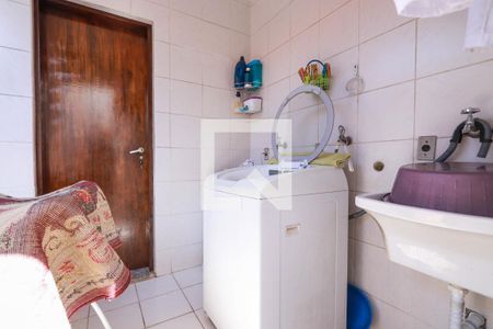 Casa à venda com 300m², 3 quartos e 2 vagas Casa à venda com 300m², 3 quartos e 2 vagasÁrea de Serviço