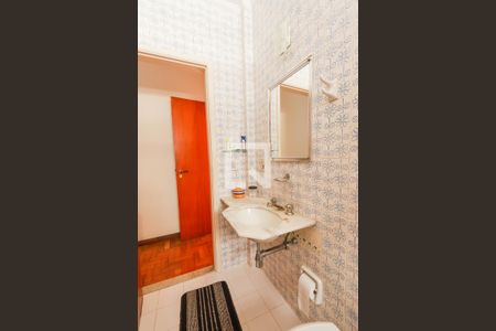 Casa à venda com 300m², 3 quartos e 2 vagas Casa à venda com 300m², 3 quartos e 2 vagasBanheiro - Suíte