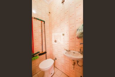 Casa à venda com 300m², 3 quartos e 2 vagas Casa à venda com 300m², 3 quartos e 2 vagasBanheiro Quintal