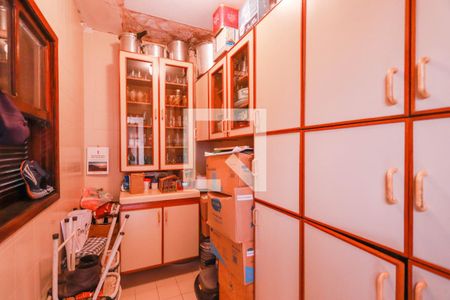 Casa à venda com 300m², 3 quartos e 2 vagas Casa à venda com 300m², 3 quartos e 2 vagasDespensa