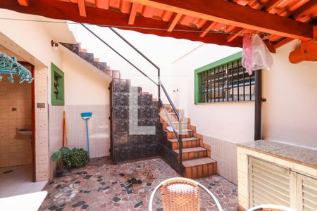 Casa à venda com 300m², 3 quartos e 2 vagas Casa à venda com 300m², 3 quartos e 2 vagasQuintal