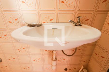 Casa à venda com 300m², 3 quartos e 2 vagas Casa à venda com 300m², 3 quartos e 2 vagasBanheiro Quintal