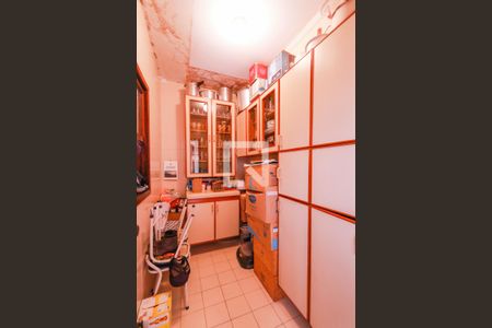 Casa à venda com 300m², 3 quartos e 2 vagas Casa à venda com 300m², 3 quartos e 2 vagasDespensa