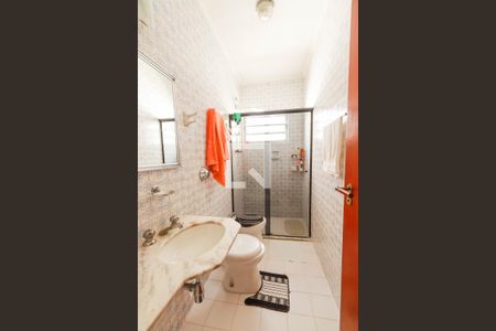 Casa à venda com 300m², 3 quartos e 2 vagas Casa à venda com 300m², 3 quartos e 2 vagasBanheiro - Suíte