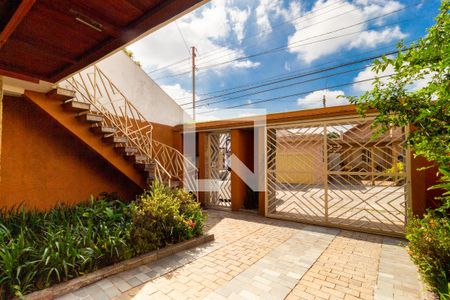 Casa à venda com 300m², 4 quartos e 3 vagas Casa à venda com 300m², 4 quartos e 3 vagasGaragem