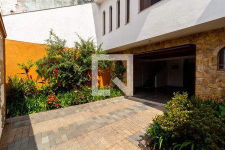 Casa à venda com 300m², 4 quartos e 3 vagas Casa à venda com 300m², 4 quartos e 3 vagasGaragem