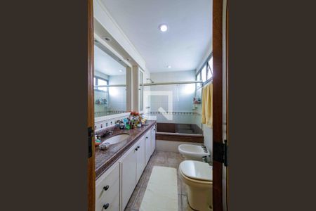 Apartamento à venda com 360m², 5 quartos e 4 vagasBanheiro Suíte