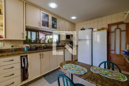 Apartamento à venda com 360m², 5 quartos e 4 vagasCozinha