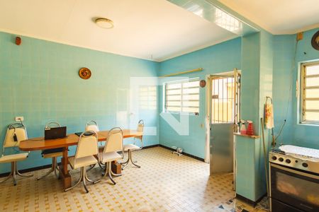 Casa à venda com 240m², 3 quartos e 2 vagas Casa à venda com 240m², 3 quartos e 2 vagasCozinha