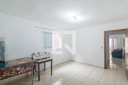 Casa à venda com 250m², 2 quartos e 4 vagas Casa à venda com 250m², 2 quartos e 4 vagasEdícula