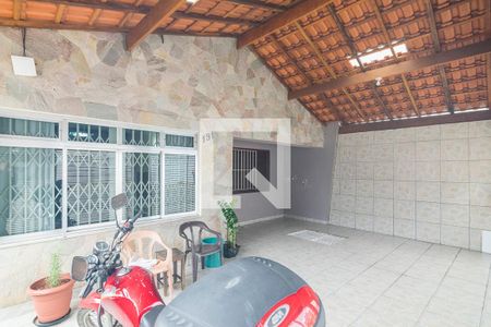 Casa à venda com 250m², 2 quartos e 4 vagas Casa à venda com 250m², 2 quartos e 4 vagasGaragem