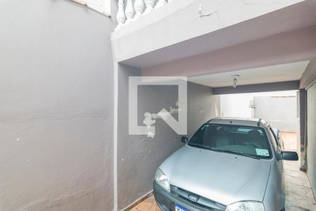 Casa à venda com 250m², 2 quartos e 4 vagas Casa à venda com 250m², 2 quartos e 4 vagasGaragem