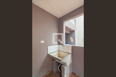 Casa à venda com 250m², 2 quartos e 4 vagas Casa à venda com 250m², 2 quartos e 4 vagasEdícula