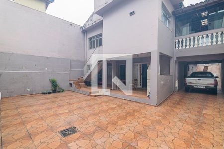 Casa à venda com 250m², 2 quartos e 4 vagas Casa à venda com 250m², 2 quartos e 4 vagasQuintal