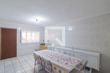 Casa à venda com 250m², 2 quartos e 4 vagas Casa à venda com 250m², 2 quartos e 4 vagasEdícula