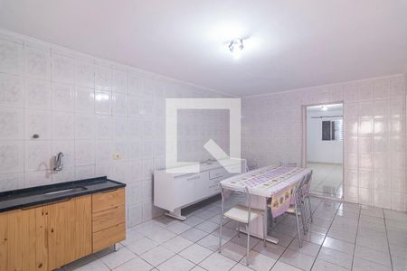 Casa à venda com 250m², 2 quartos e 4 vagas Casa à venda com 250m², 2 quartos e 4 vagasEdícula