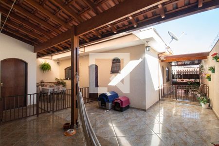 Casa à venda com 246m², 3 quartos e 3 vagas Casa à venda com 246m², 3 quartos e 3 vagasQuintal