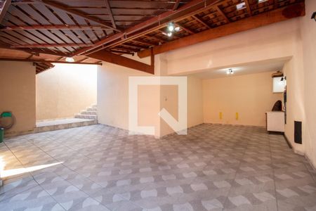 Casa à venda com 246m², 3 quartos e 3 vagas Casa à venda com 246m², 3 quartos e 3 vagasGaragem