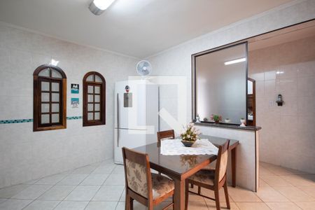 Casa à venda com 246m², 3 quartos e 3 vagas Casa à venda com 246m², 3 quartos e 3 vagasCozinha