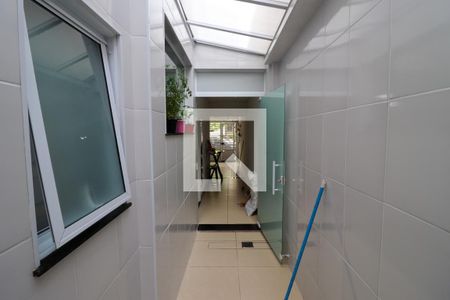 Casa à venda com 145m², 4 quartos e 2 vagas Casa à venda com 145m², 4 quartos e 2 vagasCorredor