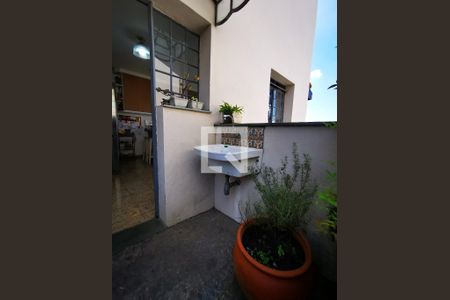 Casa de condomínio à venda com 400m², 4 quartos e 3 vagas Casa de condomínio à venda com 400m², 4 quartos e 3 vagasÁrea de Serviço